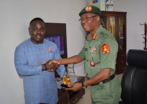 Director Defence information presented with award for the “best Quick to response” spokes person of the year and for being proactive to the requests for information by the press.